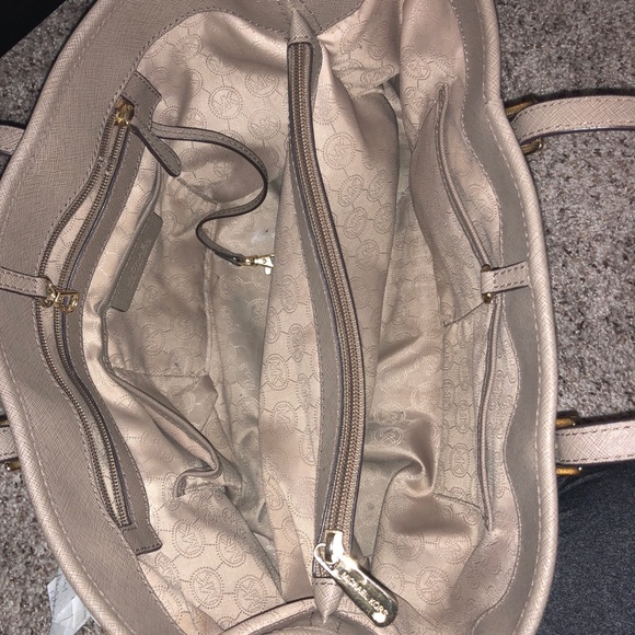 Michael Kors purse - Picture 4 of 5